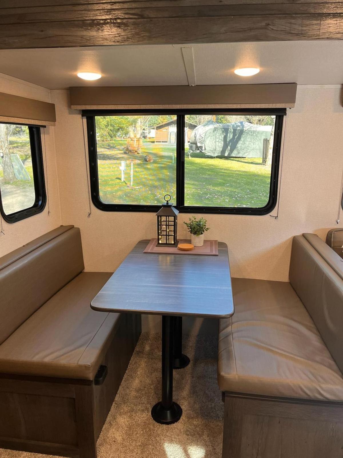 Skands Campground Christina Lake Bagian luar foto